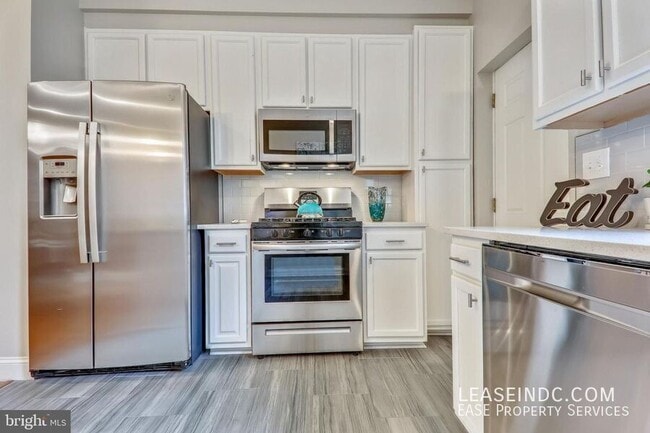 Building Photo - 766 Harvard St NW