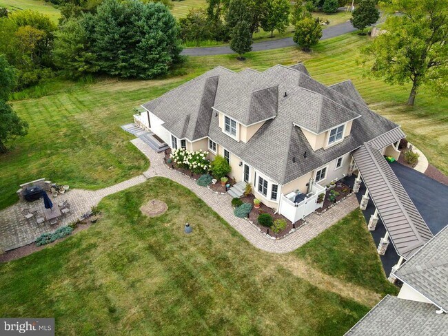 Building Photo - 86 Aqueduct Rd