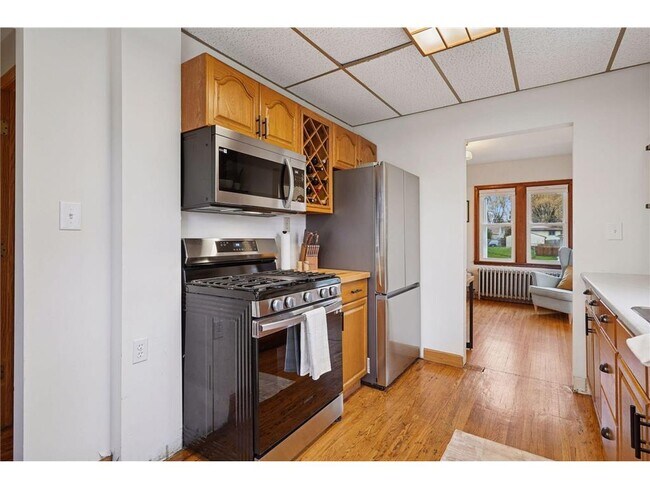 Building Photo - 1705 Ivy Ave E