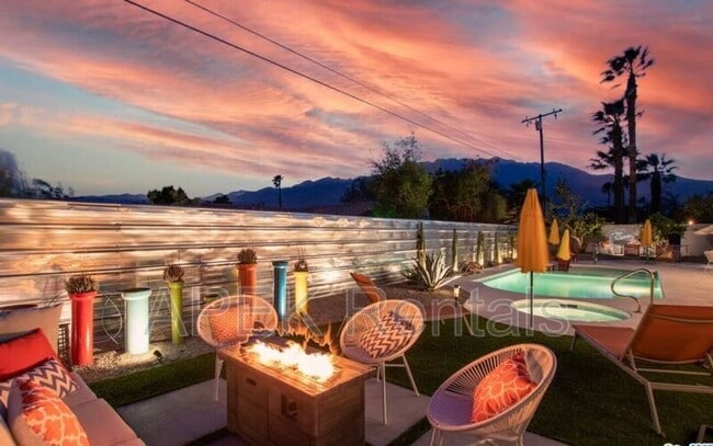 Building Photo - 2241 E Finley Rd