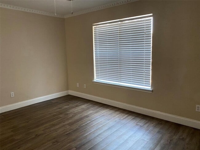 Building Photo - 4217 Avondale Ave