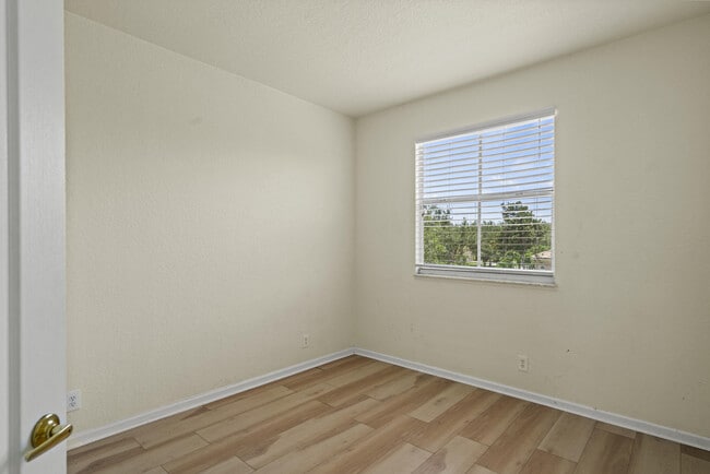 Building Photo - 5919 Walnut Park Ln