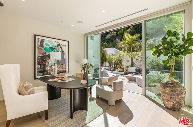 Building Photo - 1895 Rising Glen Rd