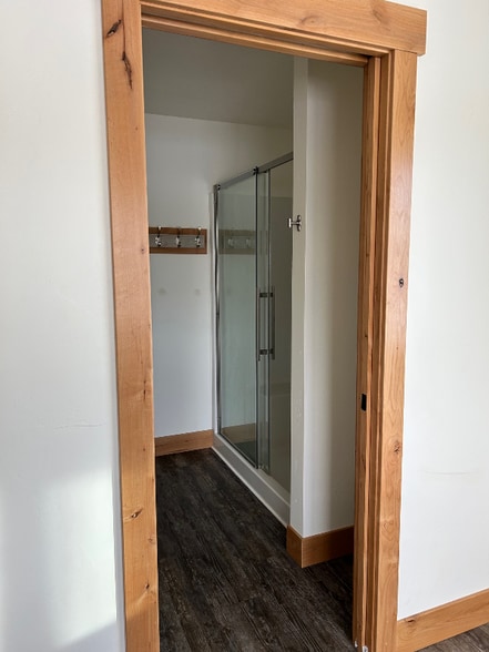 Building Photo - 240 Cayuse Ln