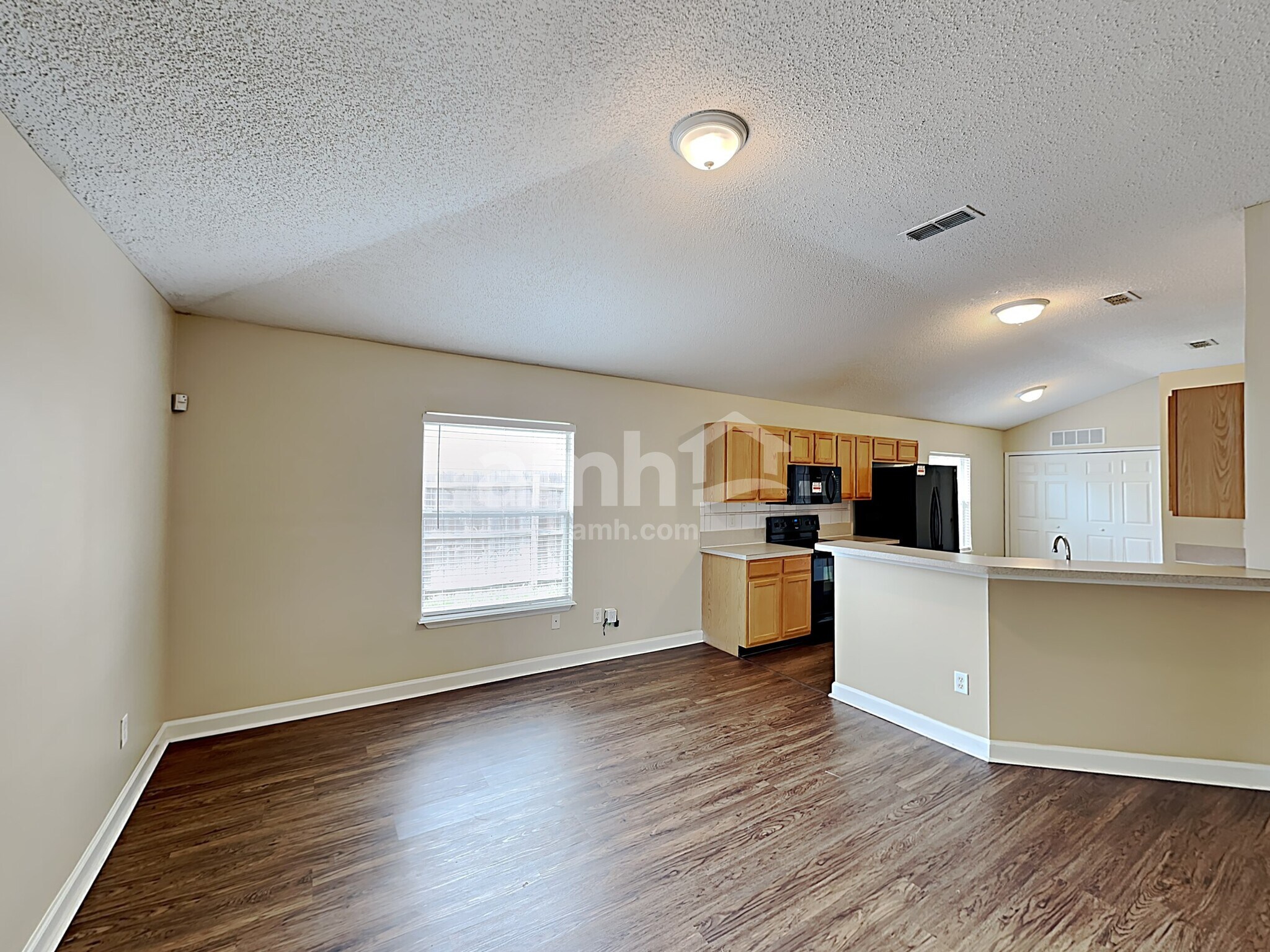 Building Photo - 6076 Scenic Meadow Ln