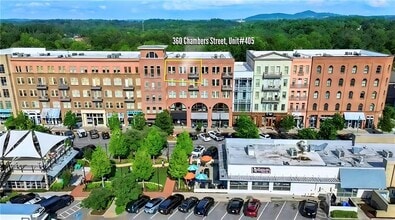 Building Photo - 360 Chambers St