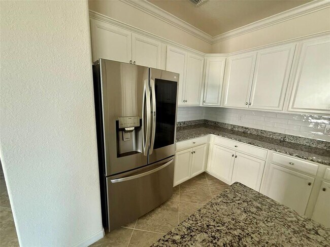 Building Photo - 15153 Spanish Point Dr