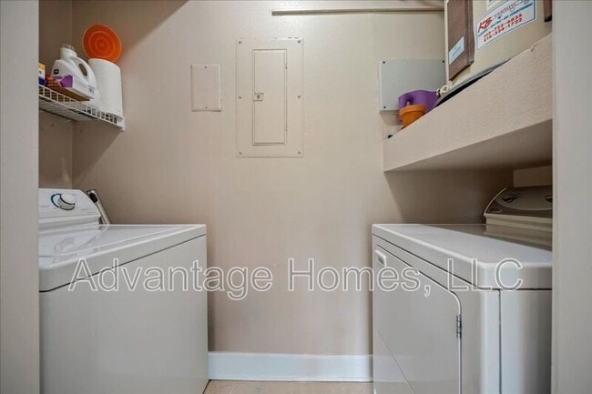 Building Photo - 11610 Tomahawk Creek Pkwy