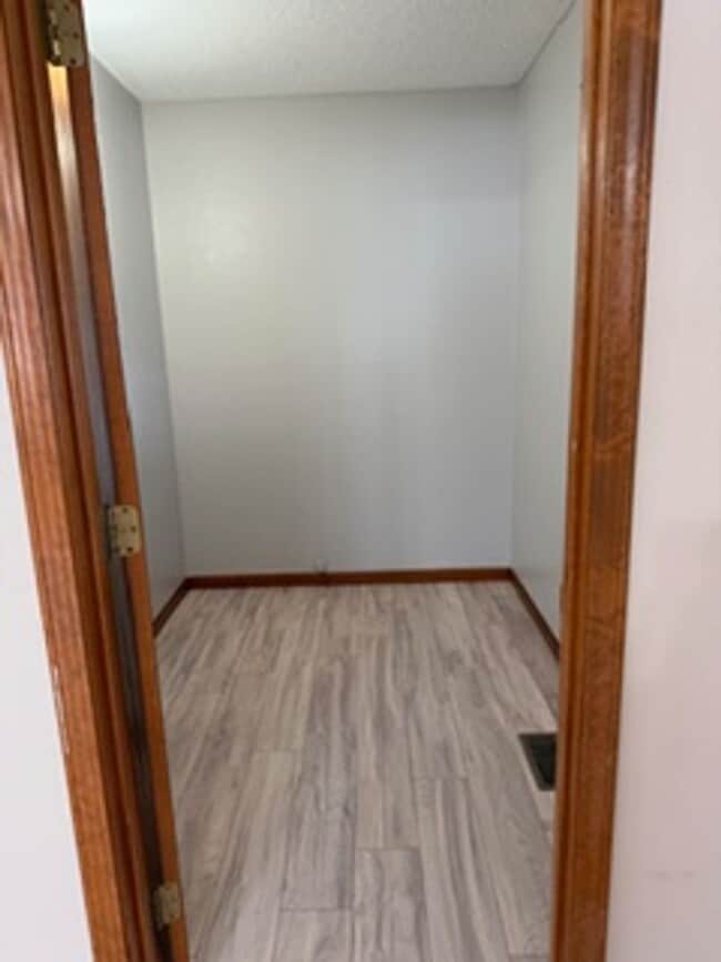 Building Photo - Beautiful county setting