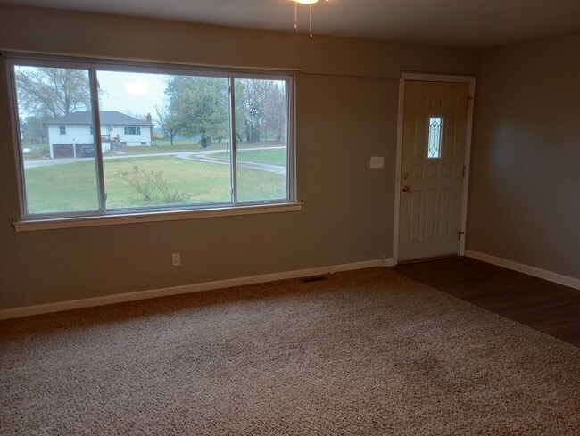 Building Photo - 24 NW 525th Rd