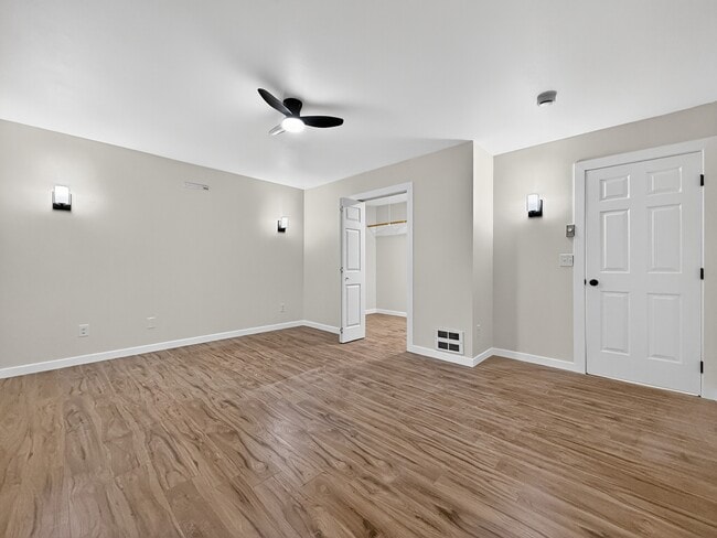 Building Photo - 5502 NE 10th St