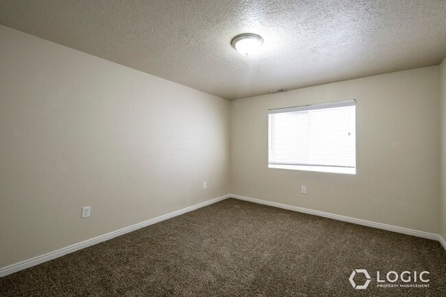 Building Photo - Beautiful Home in Orem!