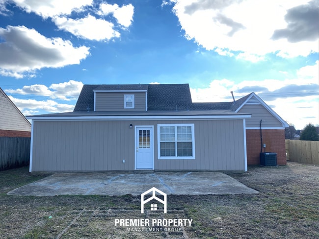 Building Photo - 7449 Dunbarton Dr