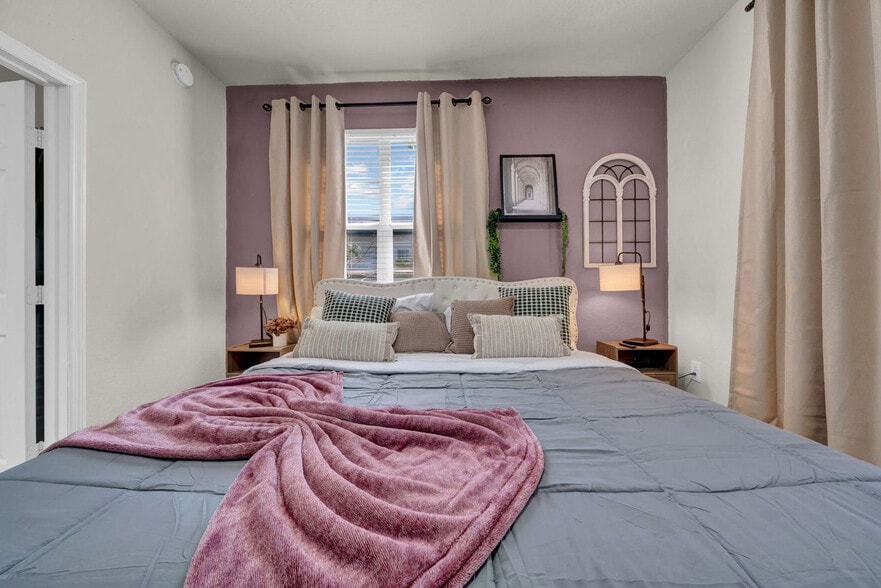 Building Photo - 10056 Montague St