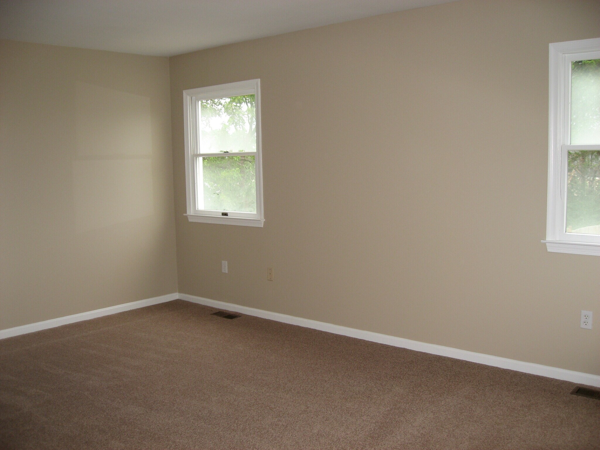Building Photo - 8626 Ambrose Ct