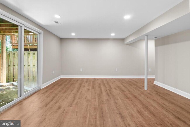 Building Photo - 2613 Ebony Rd
