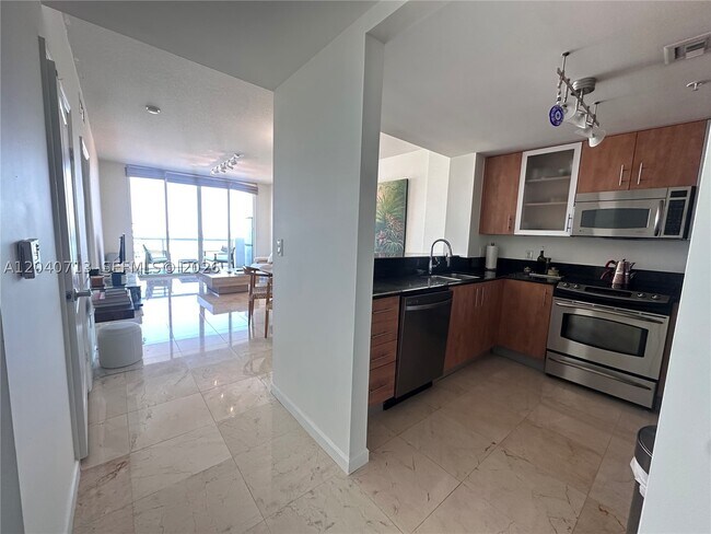 Building Photo - 7900 Harbor Island Dr