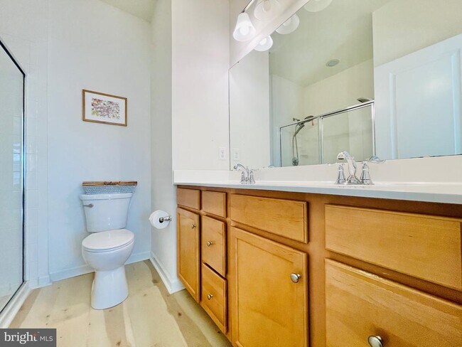 Building Photo - 127 Streamview Dr