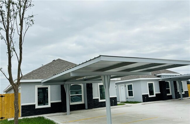 Primary Photo - 1012 N Clarence Ave