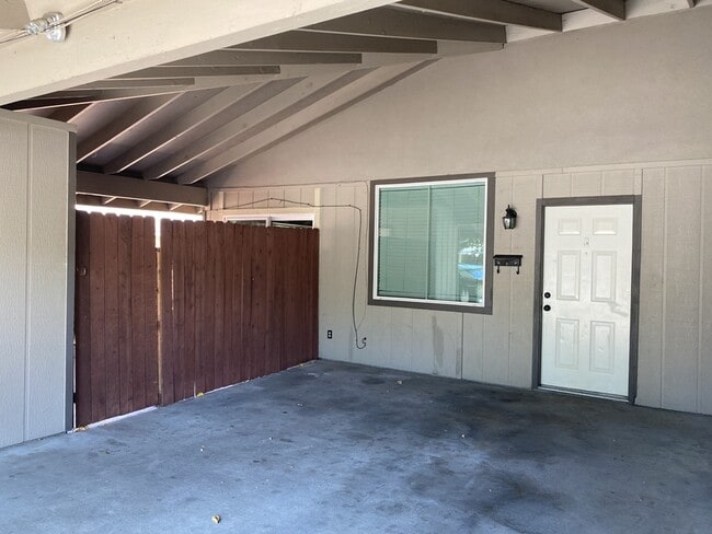 Building Photo - 3020 Olive Glen Ct