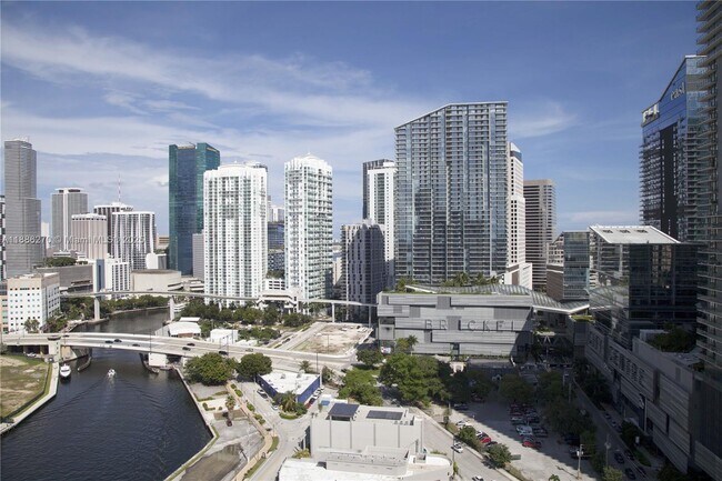 Building Photo - 690 SW 1st Ct
