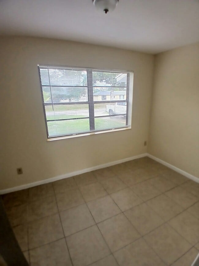 Building Photo - 7401 Paso Robles Blvd