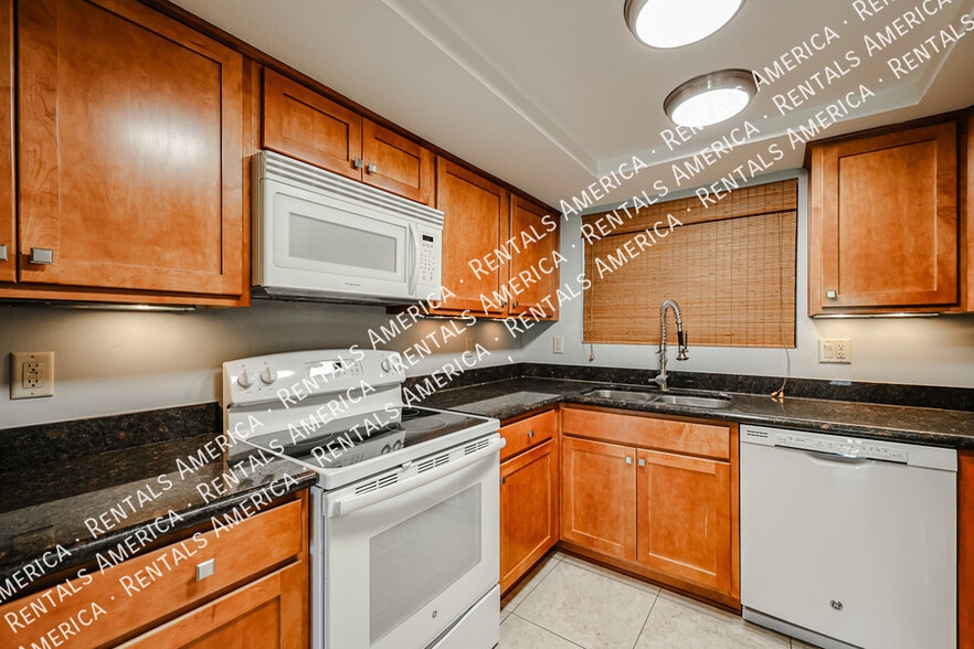 Building Photo - 3214 S El Camino Dr
