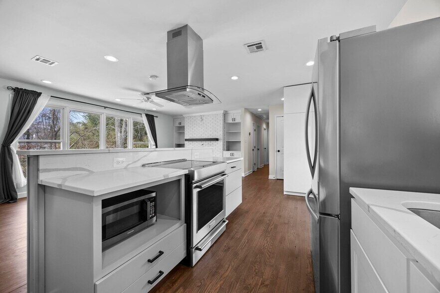 Building Photo - 8312 Savage Guilford Rd