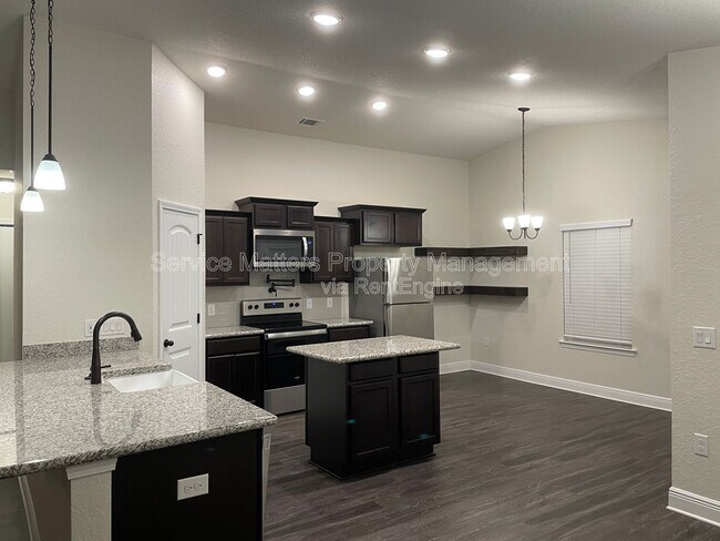 Building Photo - 5157 Peach Dr