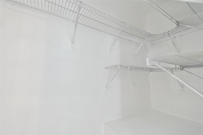 Building Photo - 587 Shady Grove Dr