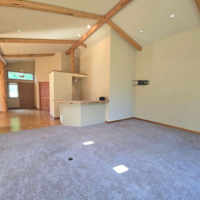 Building Photo - Eagle Bend Home
