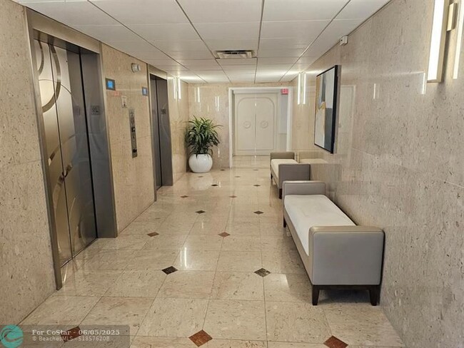 Building Photo - 4100 Galt Ocean Dr