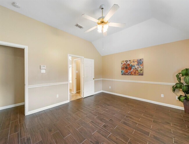 Building Photo - 5219 Bay Pines Dr