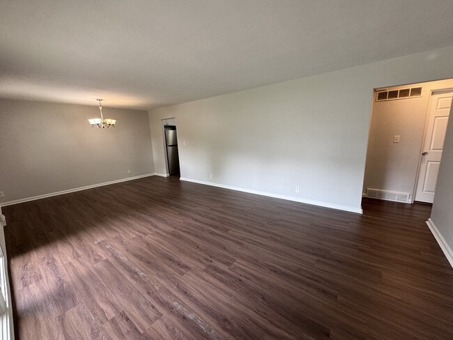 Building Photo - 716 Cranford Dr