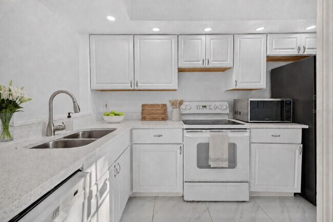 Building Photo - 3128 Sandy Shore Ln