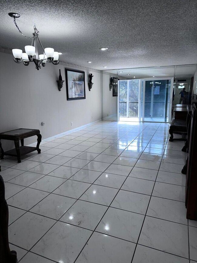 Building Photo - 6200 S Falls Cir Dr