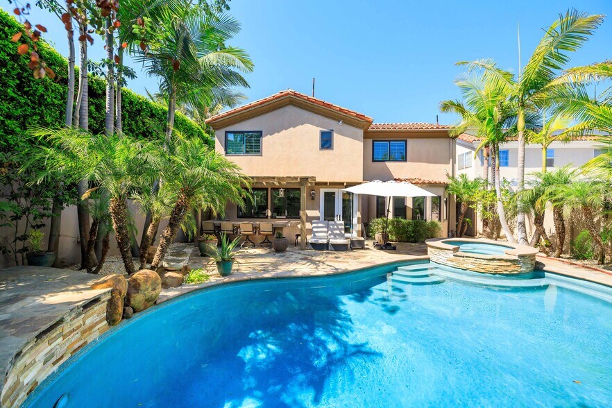 Building Photo - 1554 Mathews Ave