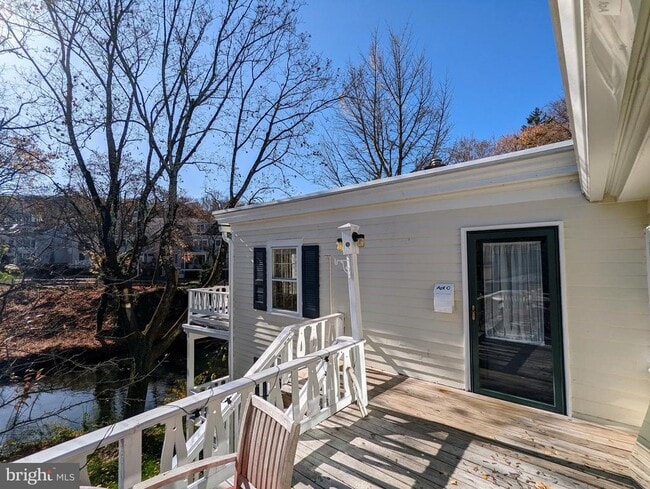 Primary Photo - 15 W Ferry St