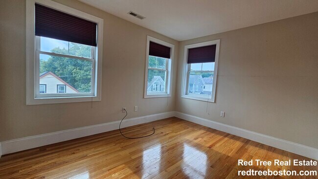 Building Photo - 43 Hammond St