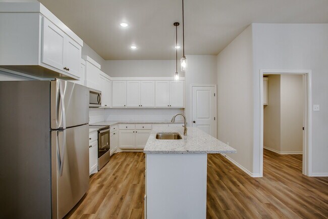 Building Photo - Wonderful Townhome in Cooper District!!
