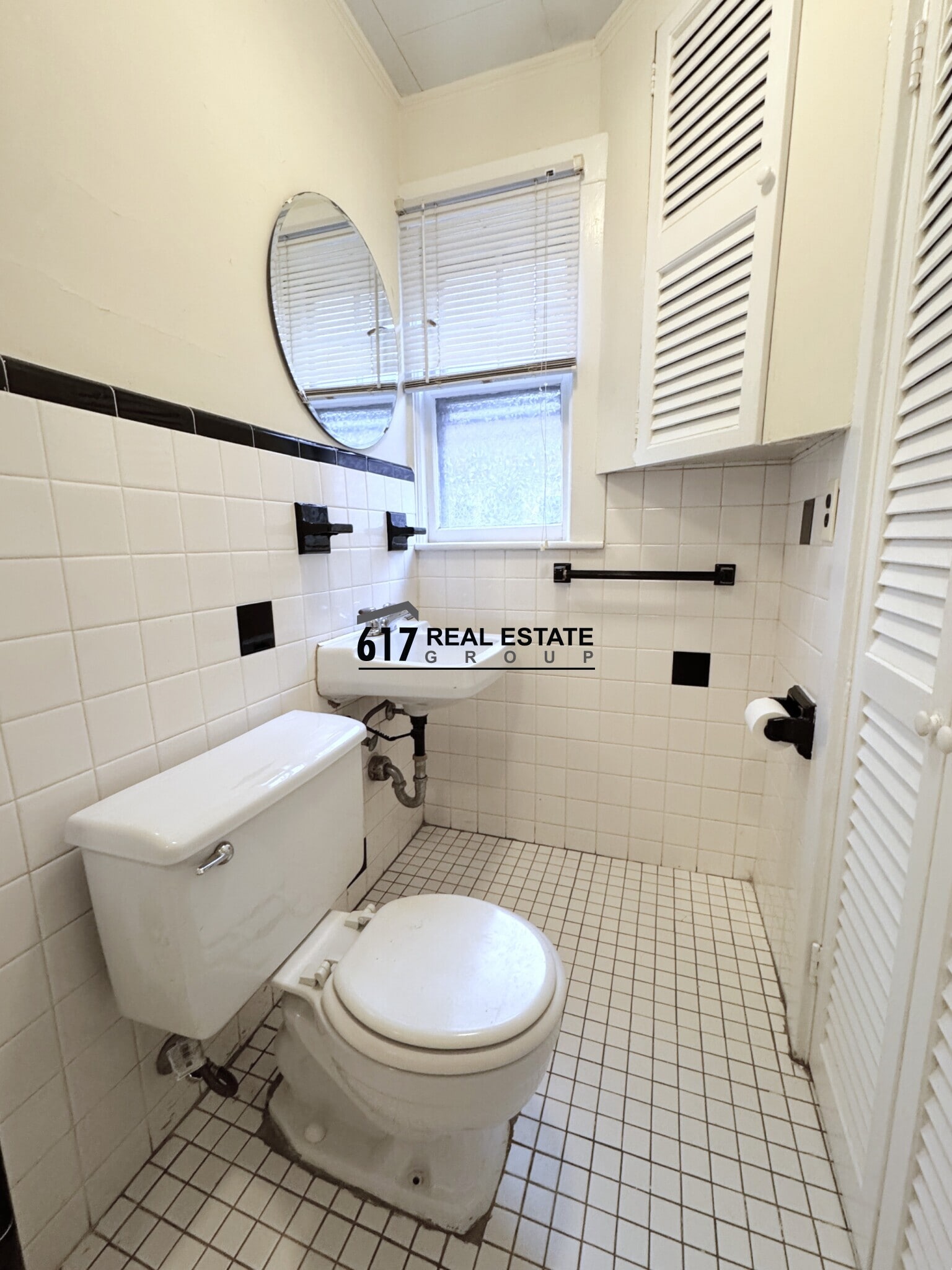 Building Photo - 2 Mapleton St