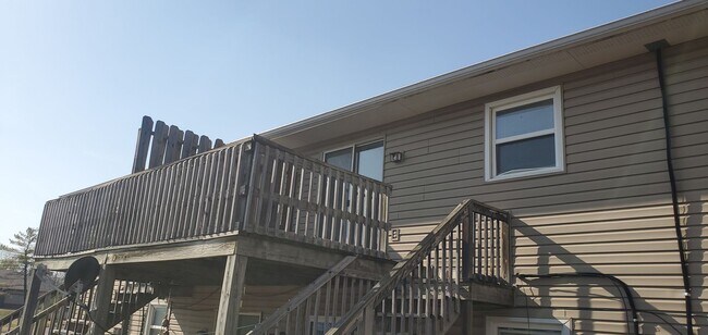 Building Photo - 306 W Southampton Dr