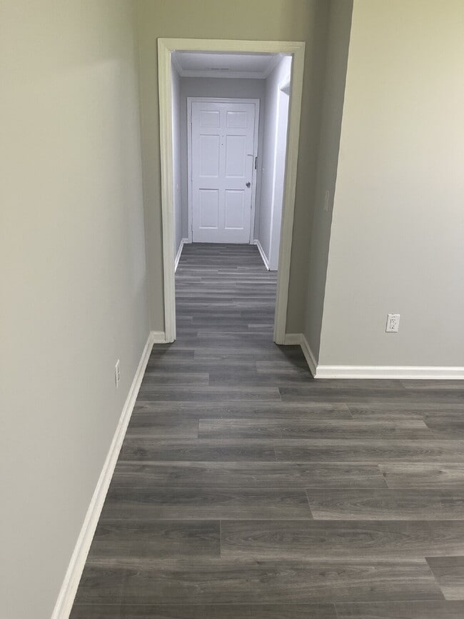 Building Photo - Newly Renovated 3-Bed Oasis with 2 Full Baths in Winston-Salem – Your Perfect Home Awaits!