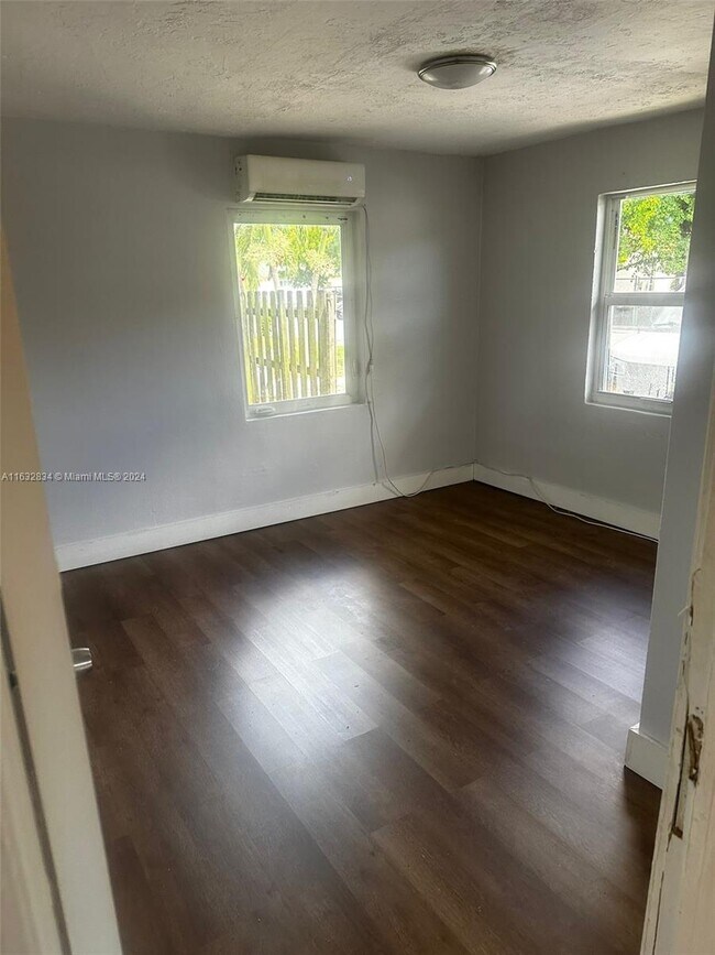 Building Photo - 2864 NW 6th Ct