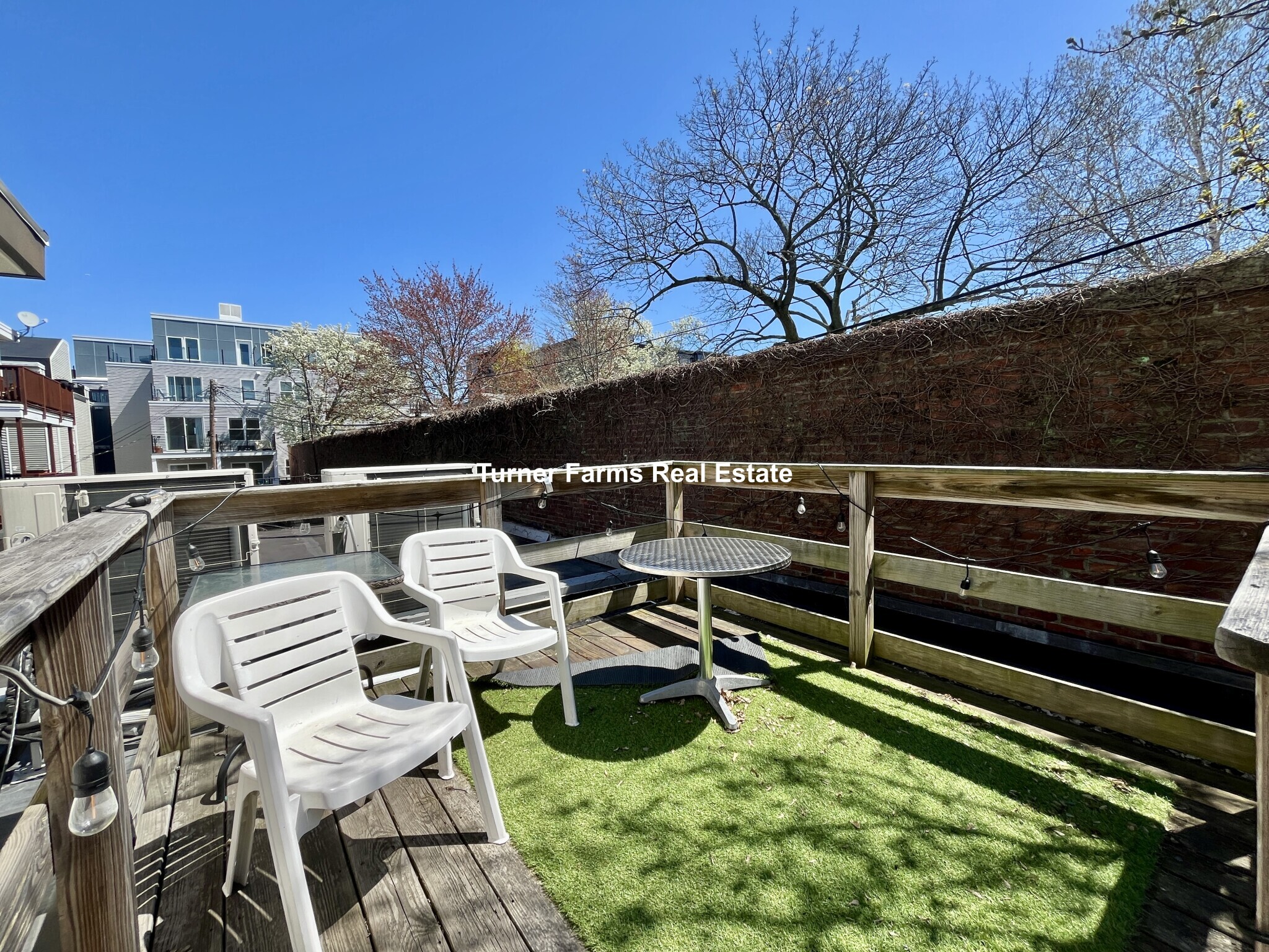 Building Photo - 525 E 3rd St