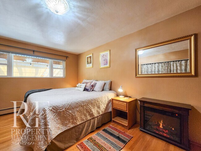 Building Photo - 2113 Brashem Ave