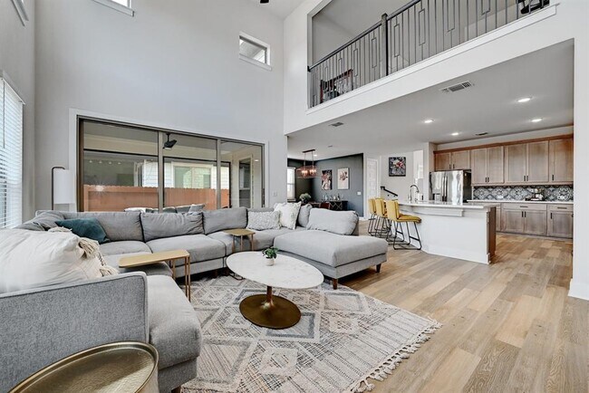Building Photo - 8509 Silverthorne St