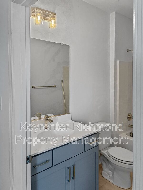 Building Photo - 13801 Randolph Pond Ln