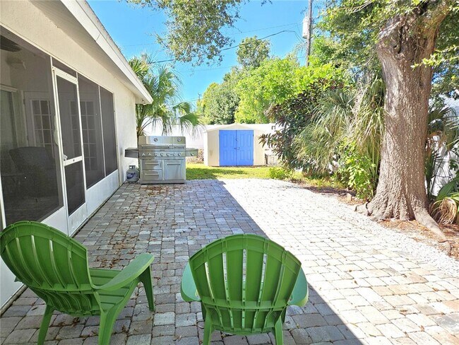 Building Photo - 1180 Palmetto Dr