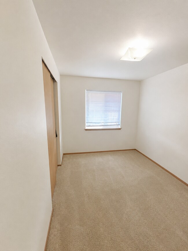 Building Photo - 10628 57th Dr NE